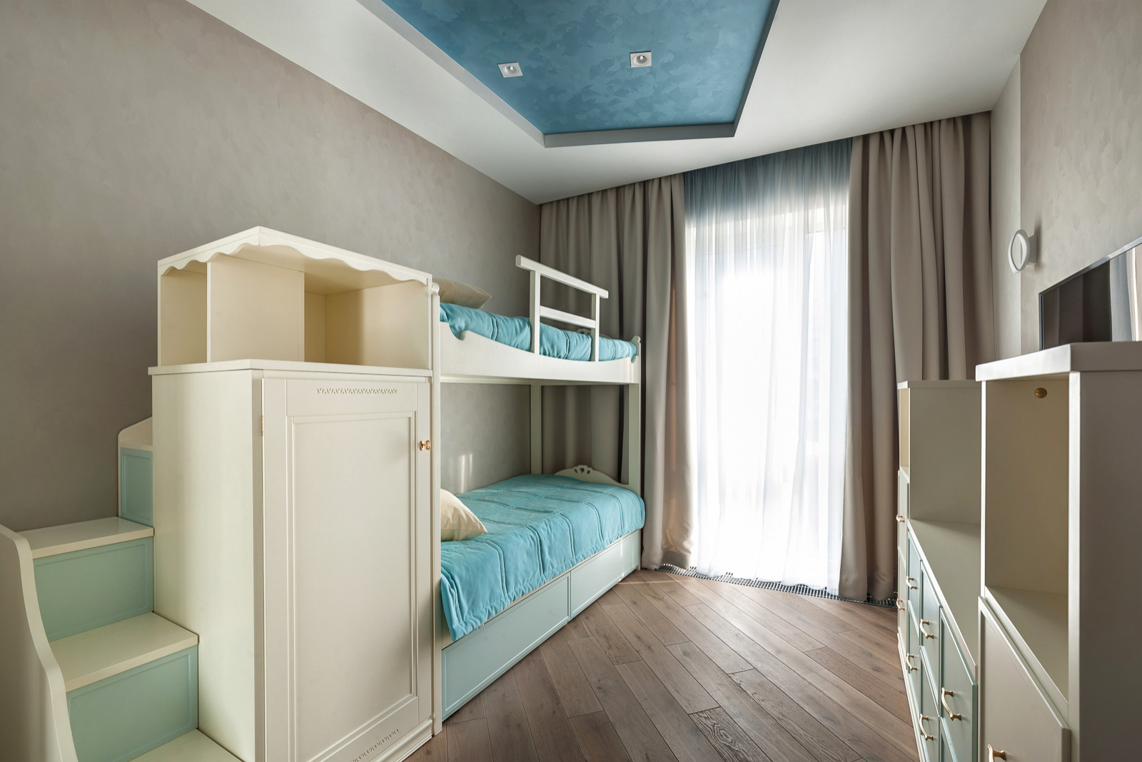 Трехкомнатная квартира в Сочи