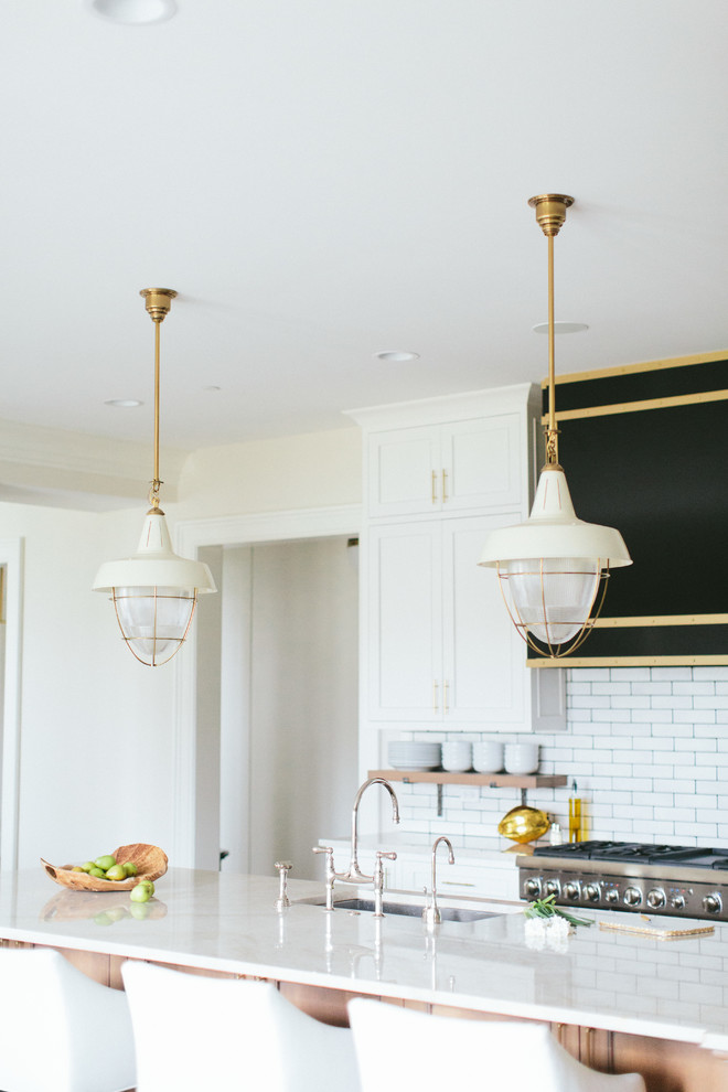 Transitional kitchen photo in Chicago