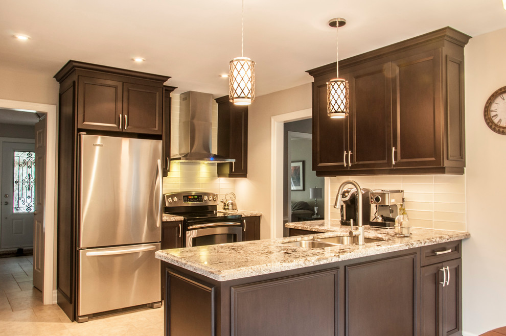 Transitional kitchen photo in Toronto