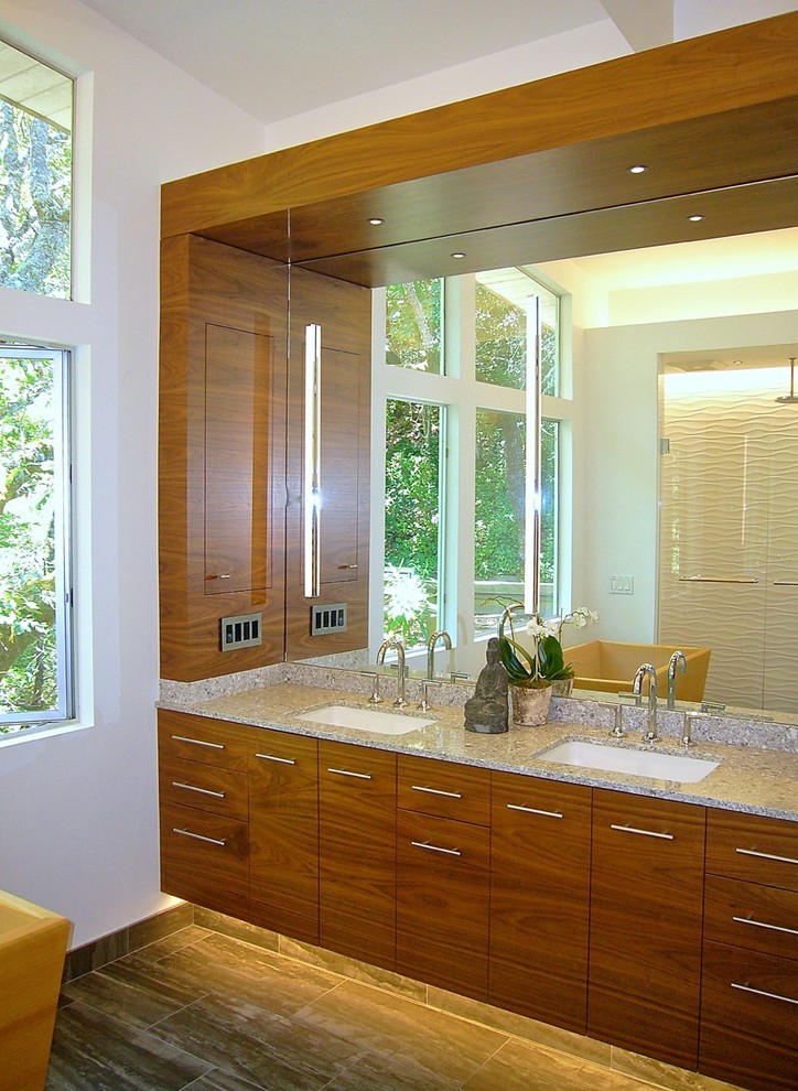 This is an example of a contemporary bathroom in San Francisco.