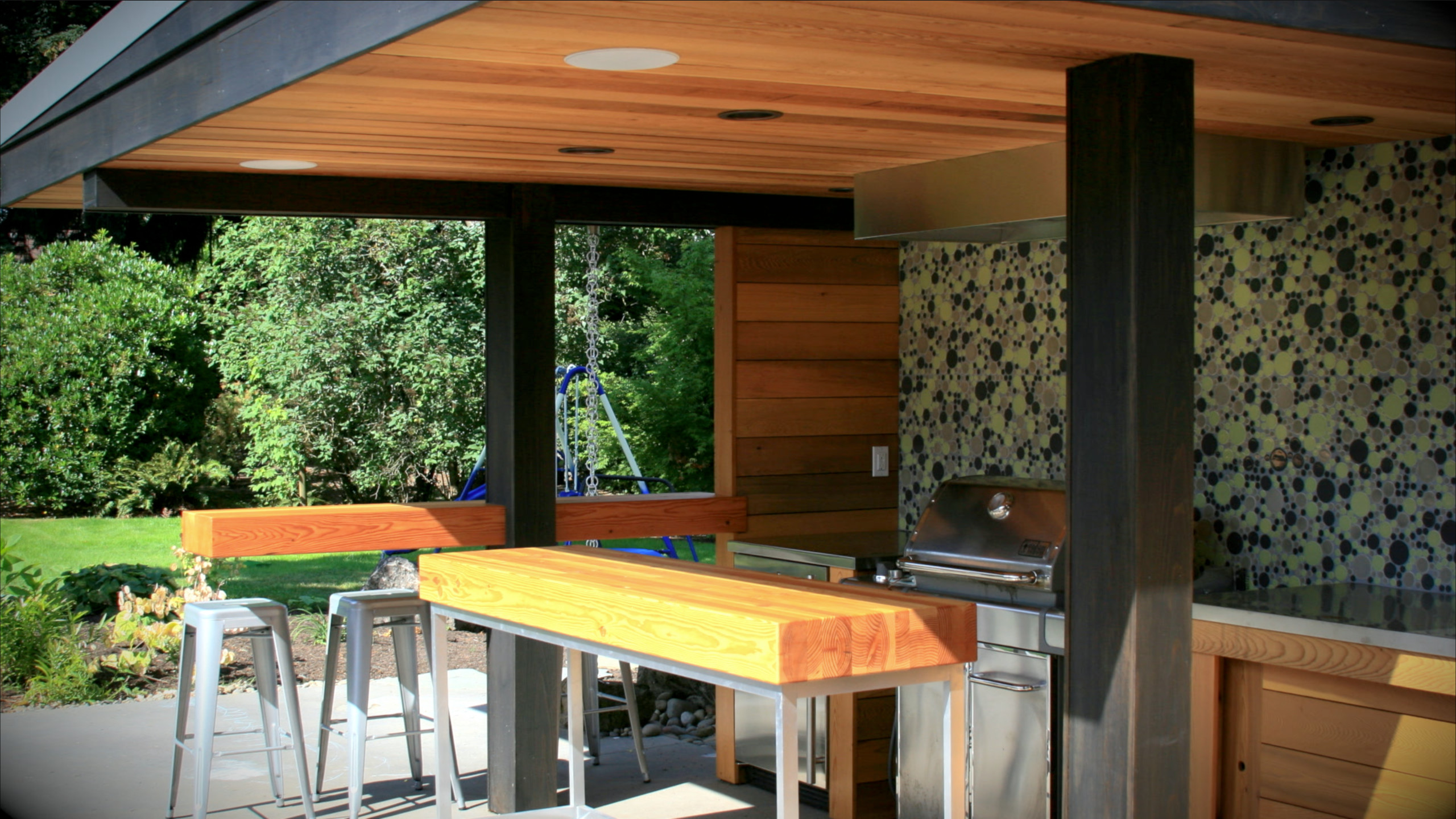 Covered outdoor kitchen patio