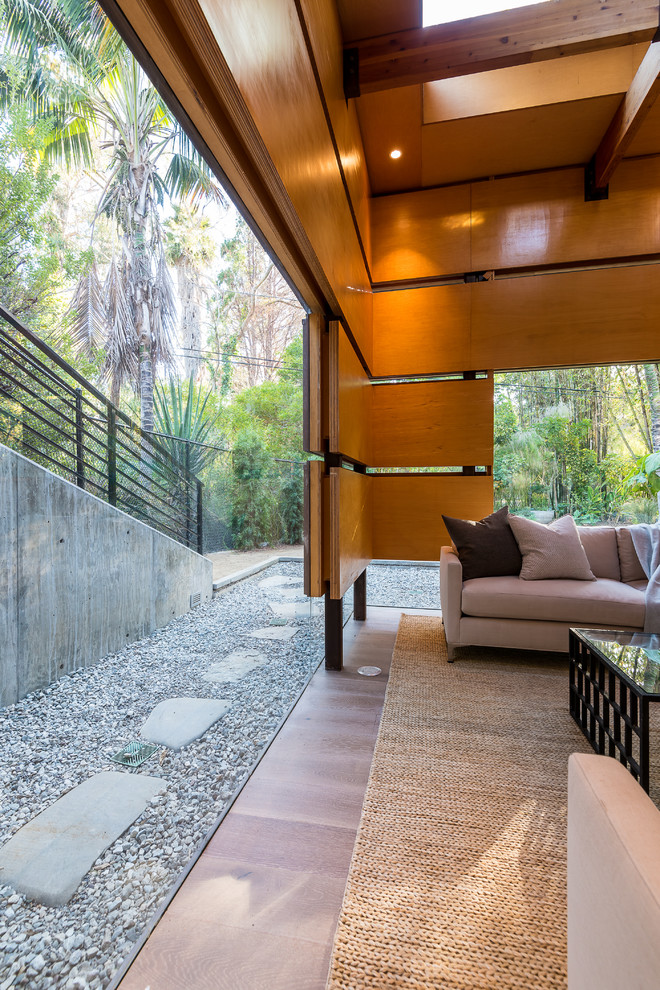 Sunroom - transitional sunroom idea in Los Angeles