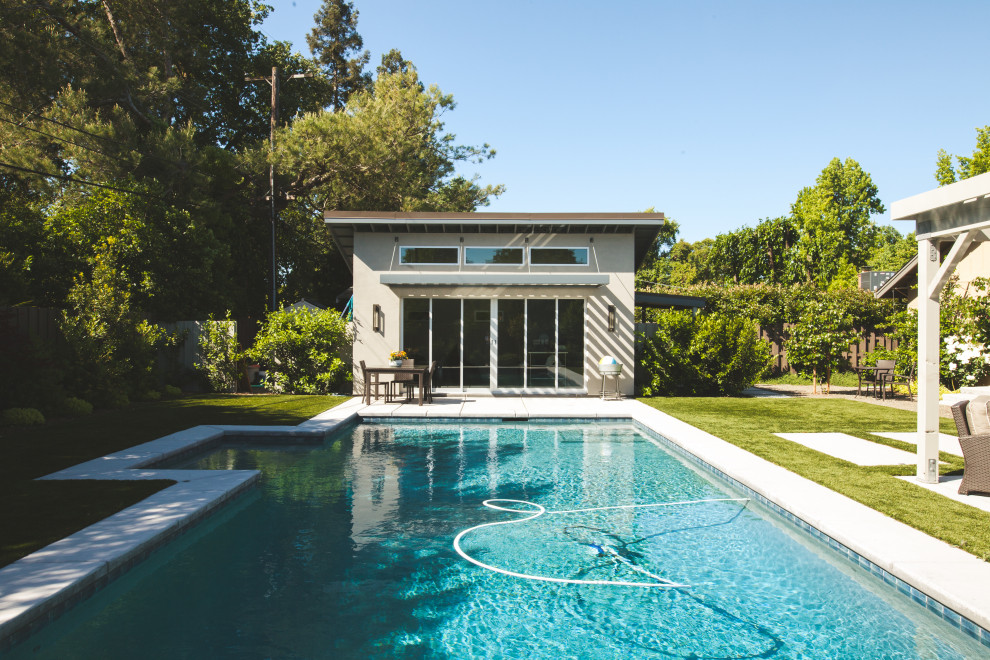 Moderner Pool in Sacramento