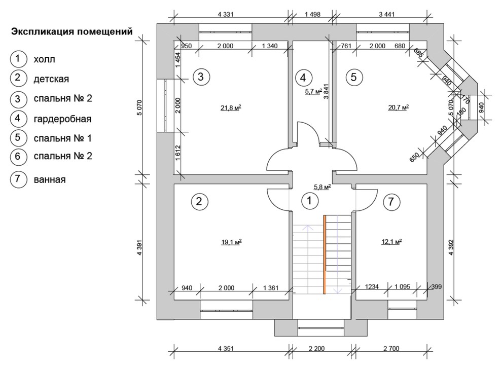 Яркий дом в пригороде. 2016г.