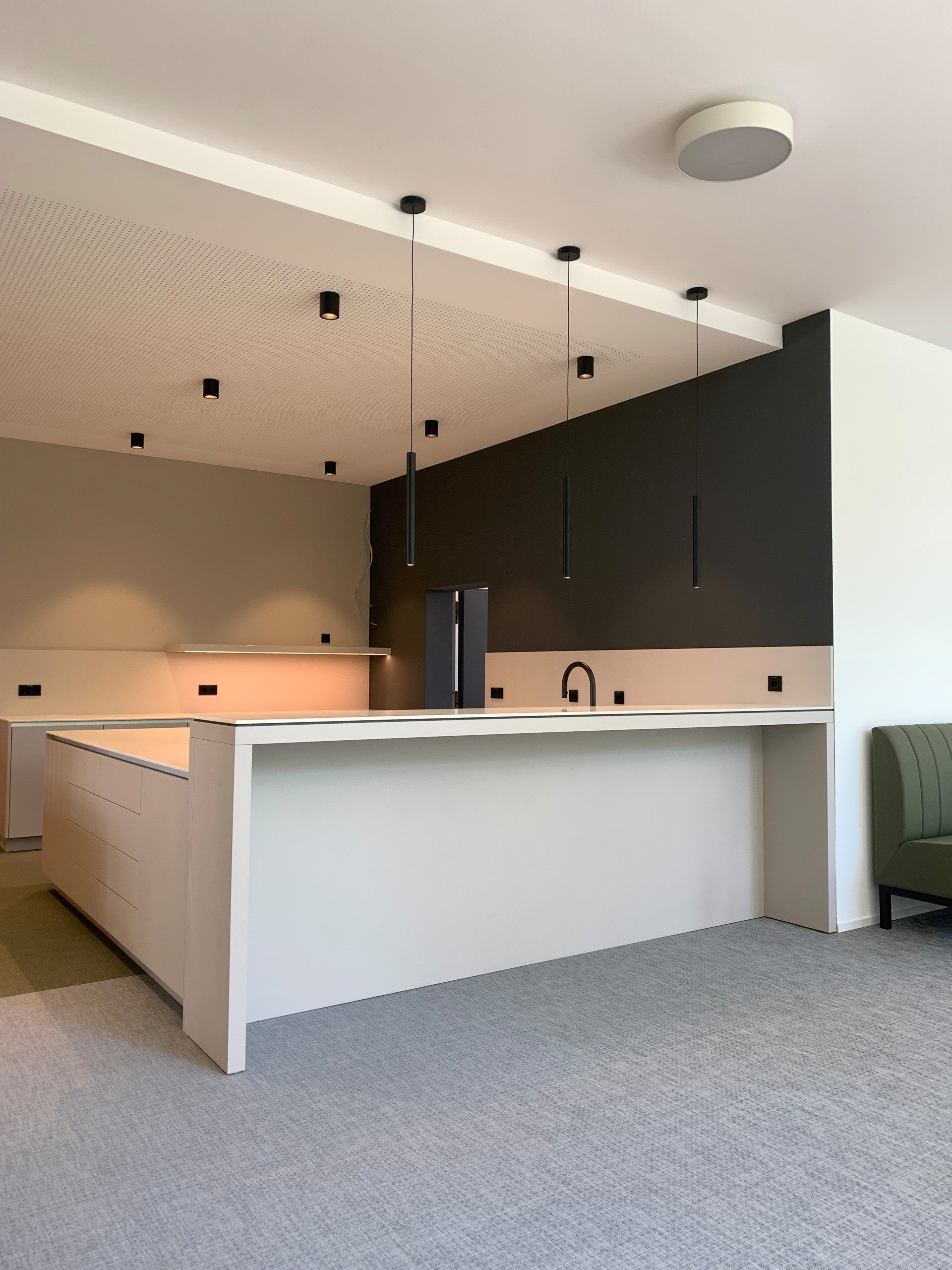 Bobst Customer Care Showroom Office Büro Planung Präsentation Umplanung Modernisierung Ausstellung Interior Design NRW Krefeld Meerbusch Architektur Innenarchitektur Gestaltung 3D Akustik Beleuchtung