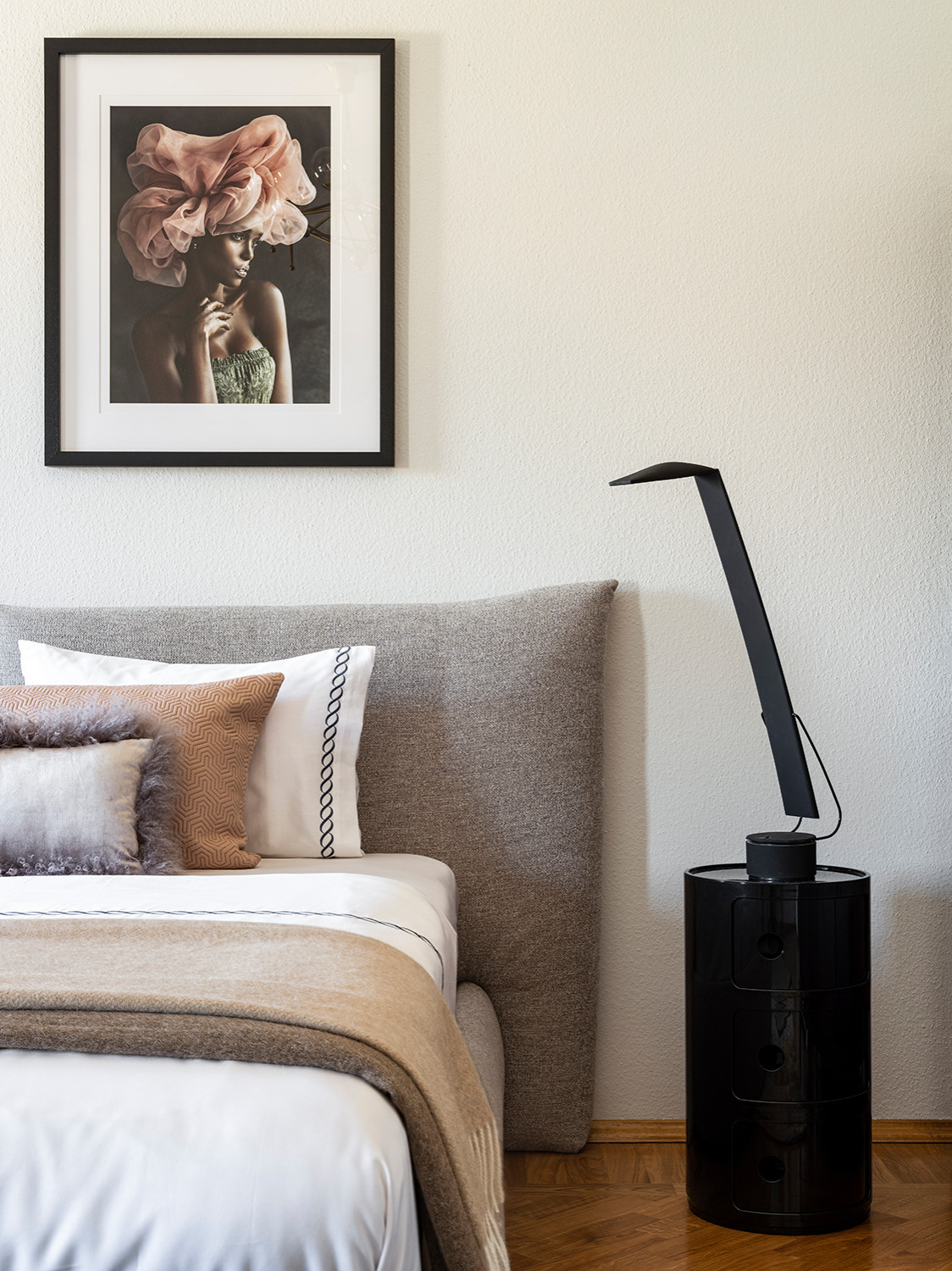 Квартира в синих тонах с видом на Храм Христа Спасителя