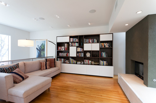 Rialto House modern-family-room