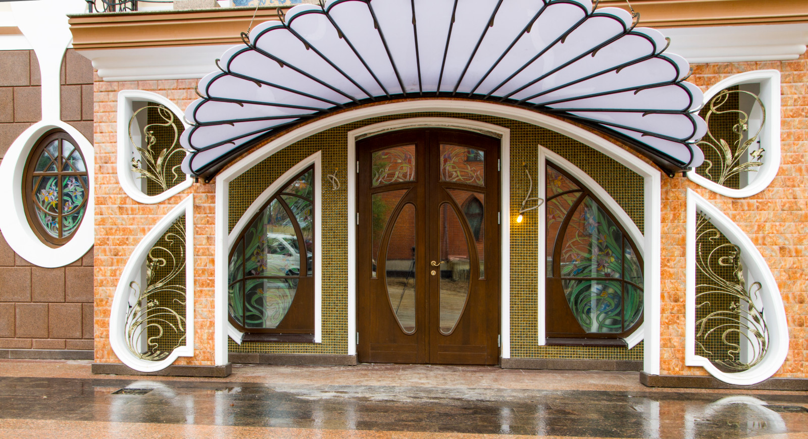 Двери/Порталы/Кухни/Стойки