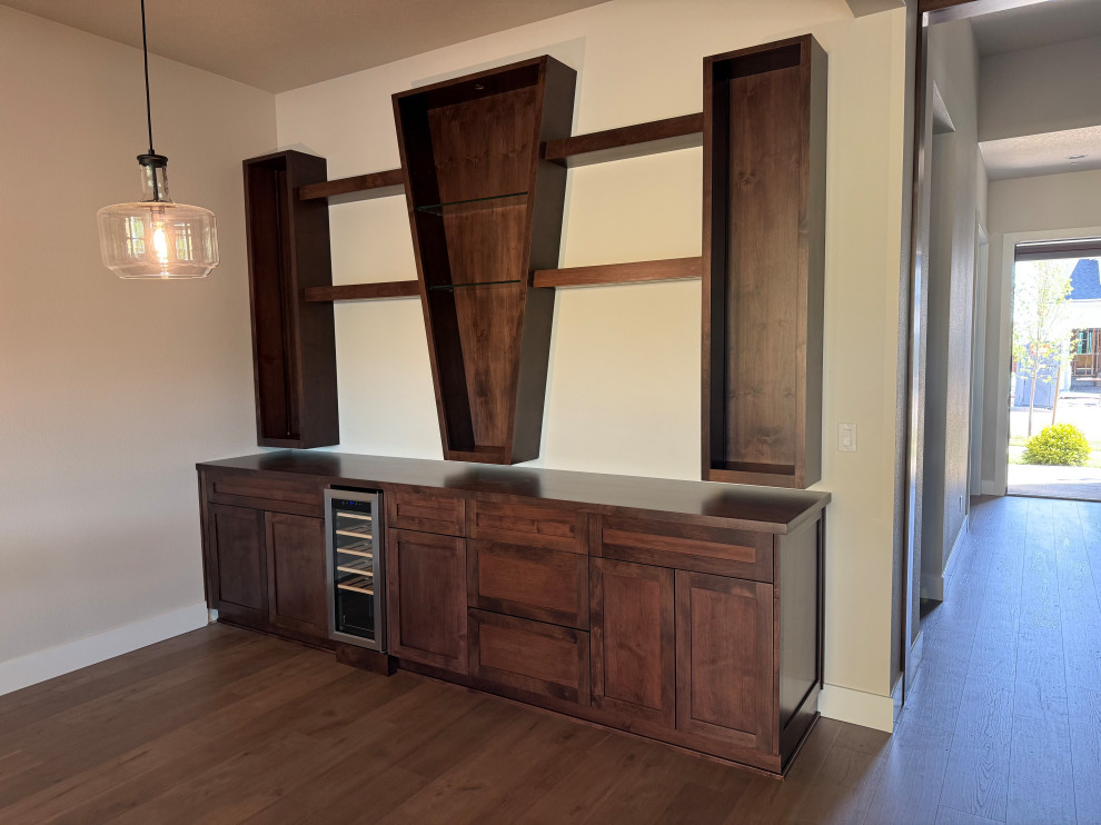 Custom bar