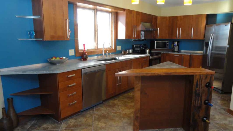 Inspiration for an eclectic kitchen remodel in Cedar Rapids