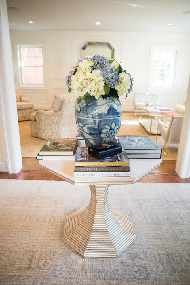 Inspiration for a transitional entryway remodel in Dallas