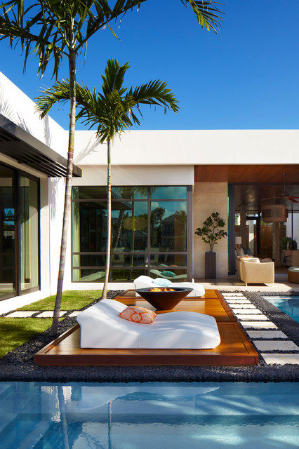 Resort Contemporary modern-pools