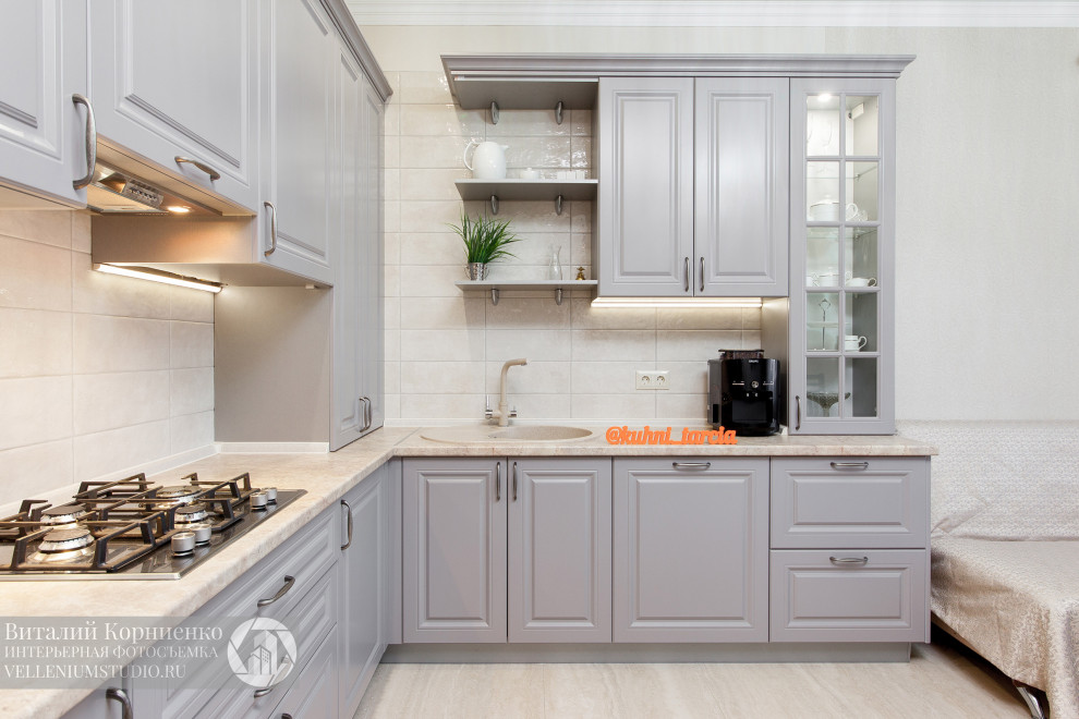 Кухня серая