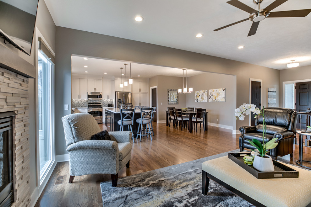 Trendy living room photo in Omaha
