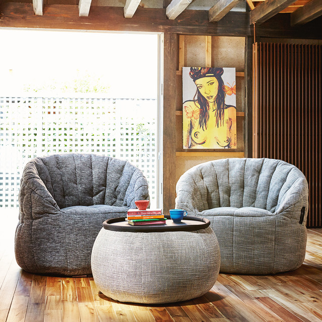 Butterfly Sessel und Versa Table Beistelltisch Other by Ambient