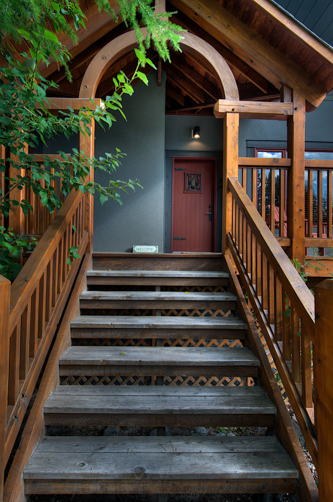 Modern exterior home idea in Calgary