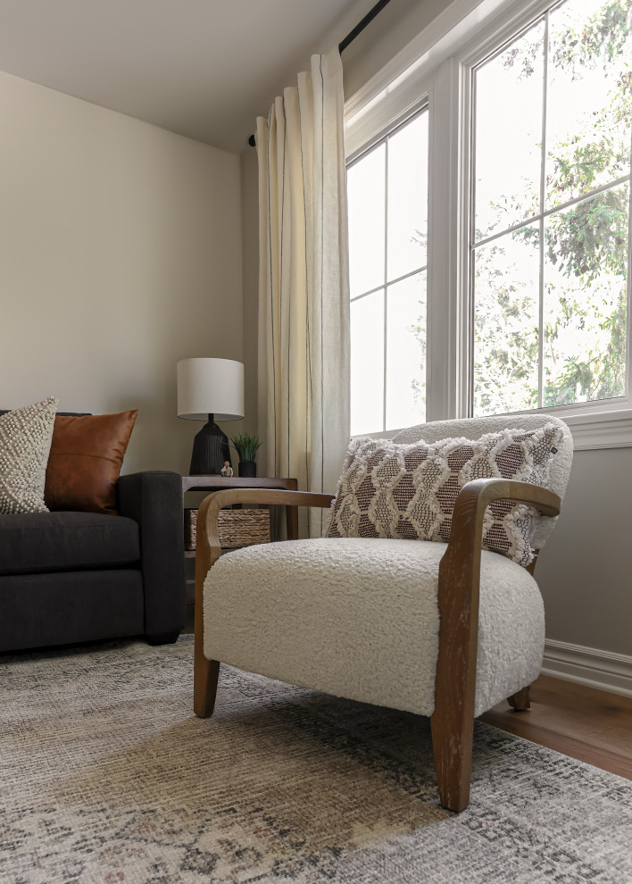 Inspiration for a transitional home design remodel in Toronto