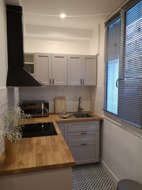 Studio meubl&eacute; pour location traditional-kitchen