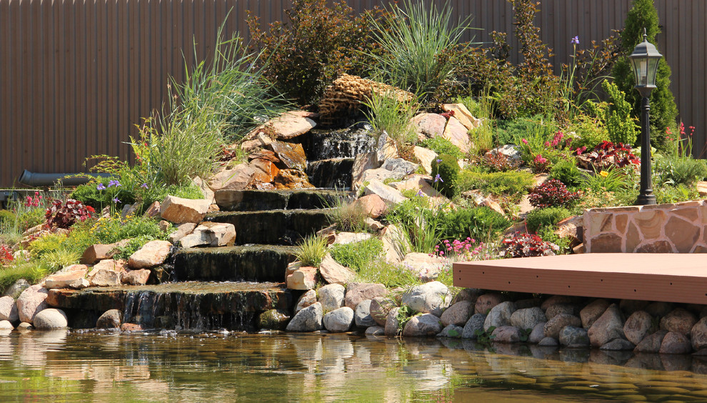 Релакс зона с каскадом в Чехове