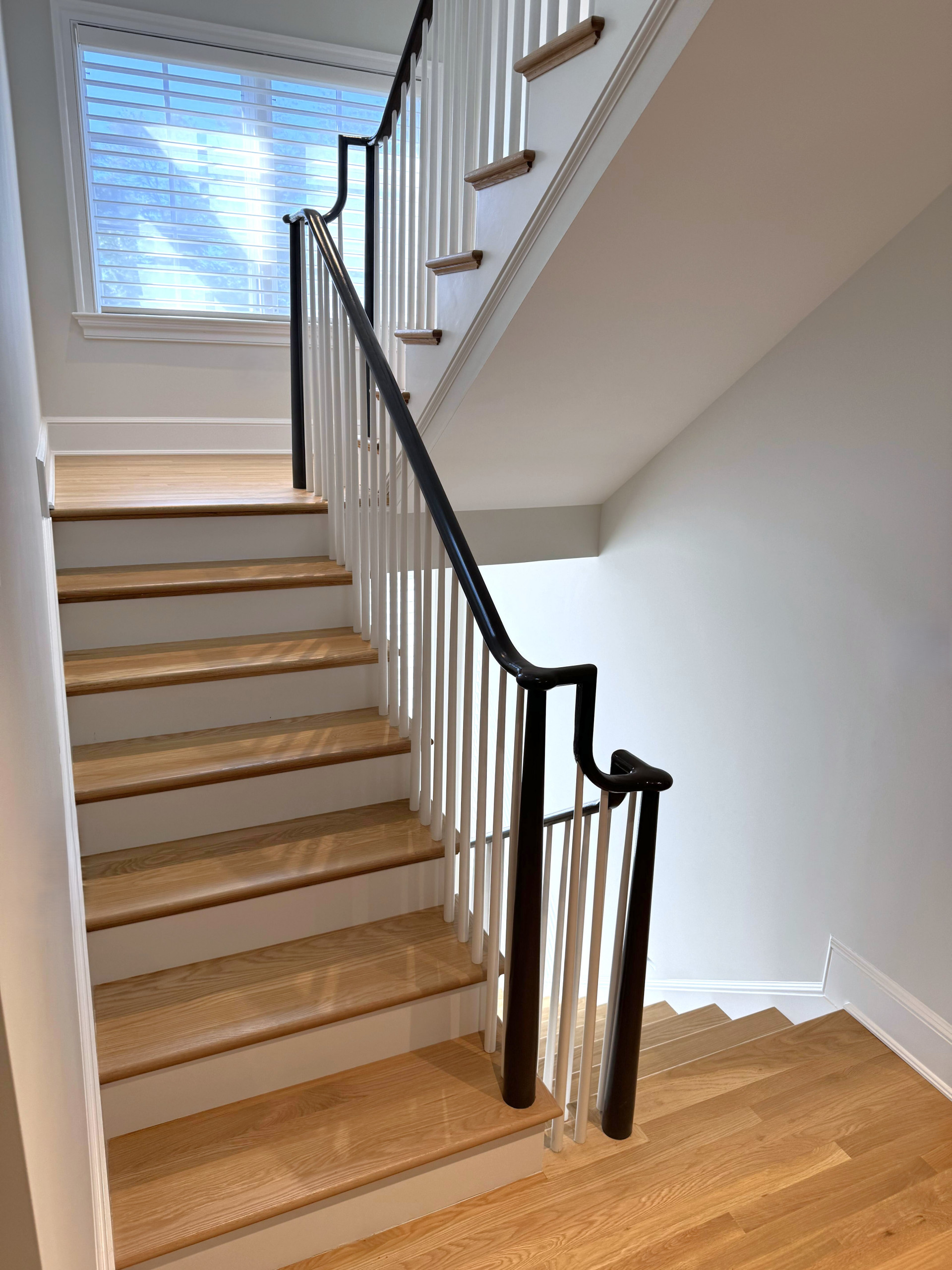 142_Airy Staircase with Over the Post Balustrade, Arlington, VA