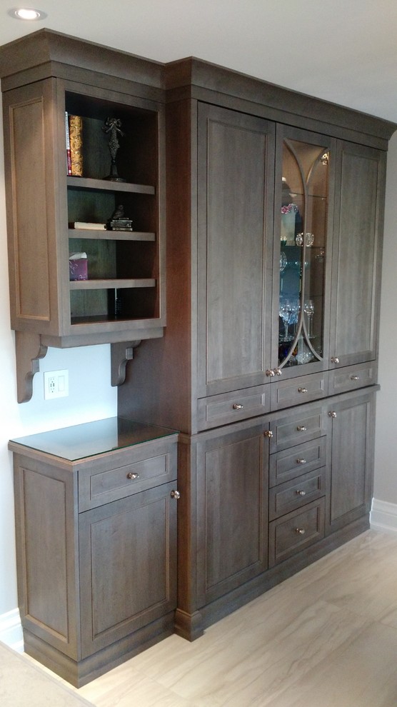 Home design - mid-sized transitional home design idea in Toronto