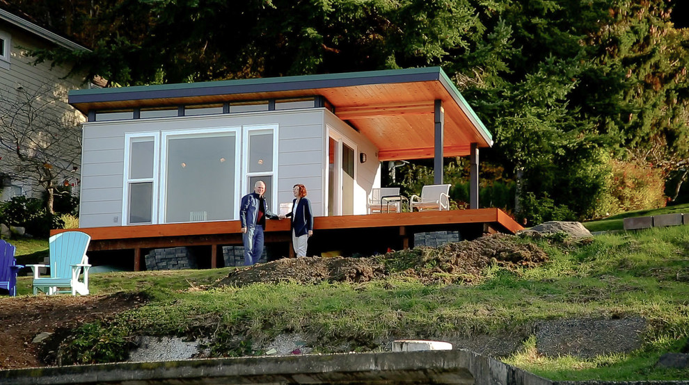 Design ideas for a mid-sized modern detached granny flat in Seattle.