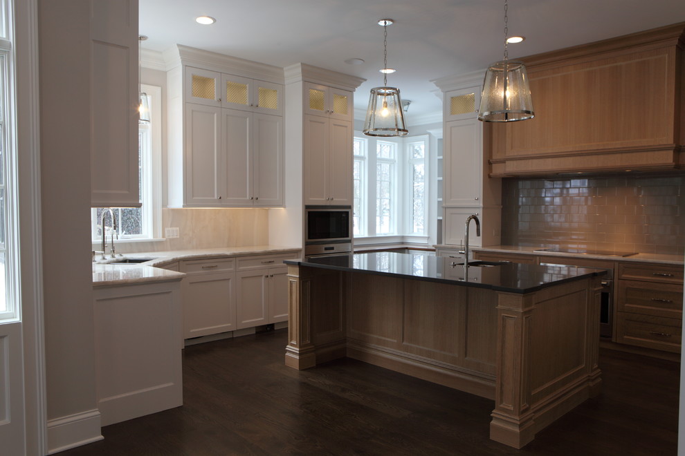 Transitional kitchen photo in Chicago
