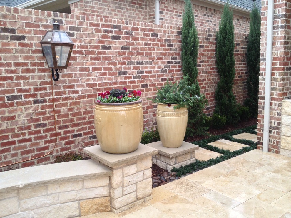 Small Courtyard / Big Impact