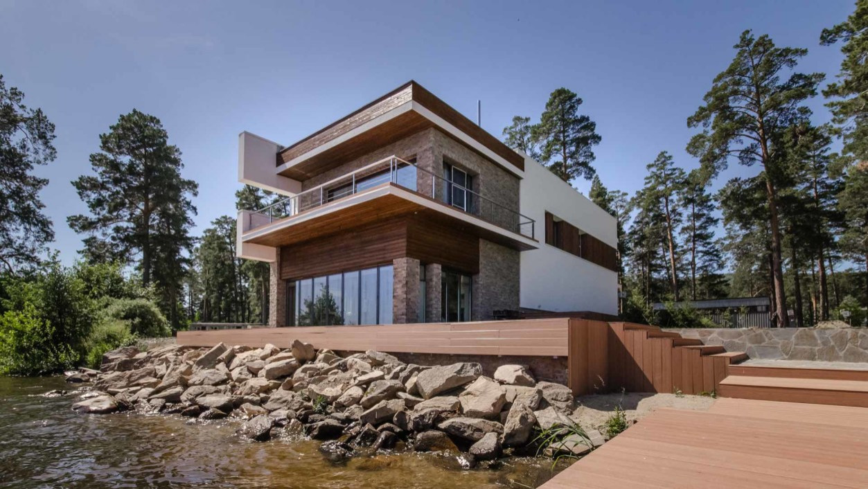 Комплекс работ по остеклению загородного дома