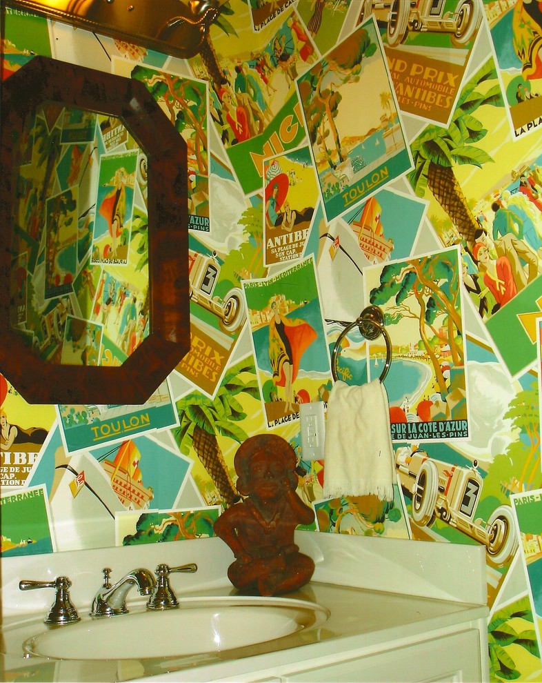 Photo of an eclectic powder room.