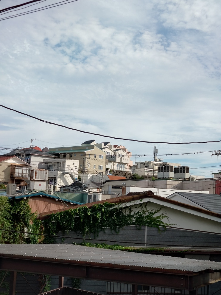 白楽アパート遠景