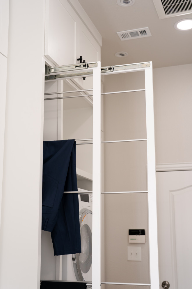 Black Alder | Guest Bath + Laundry