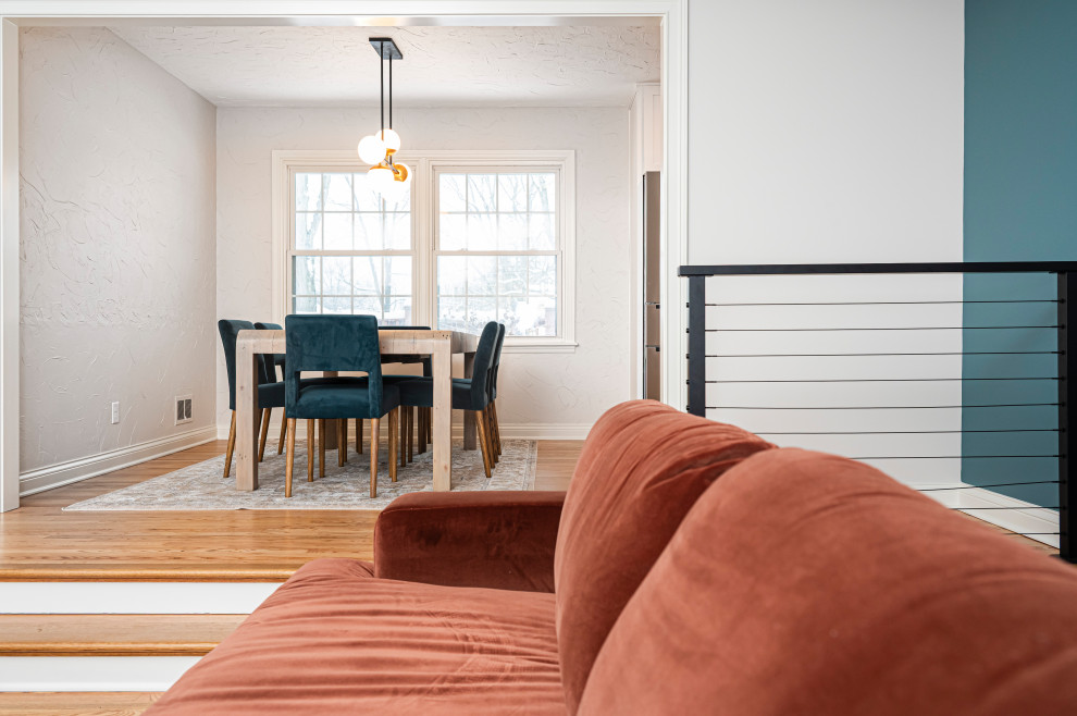 Transitional home design photo in Indianapolis