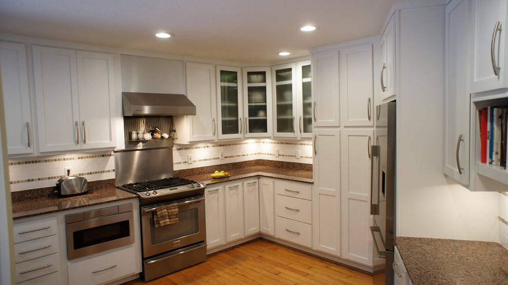 8 Beautiful Ways to Work Glass Into Your Kitchen