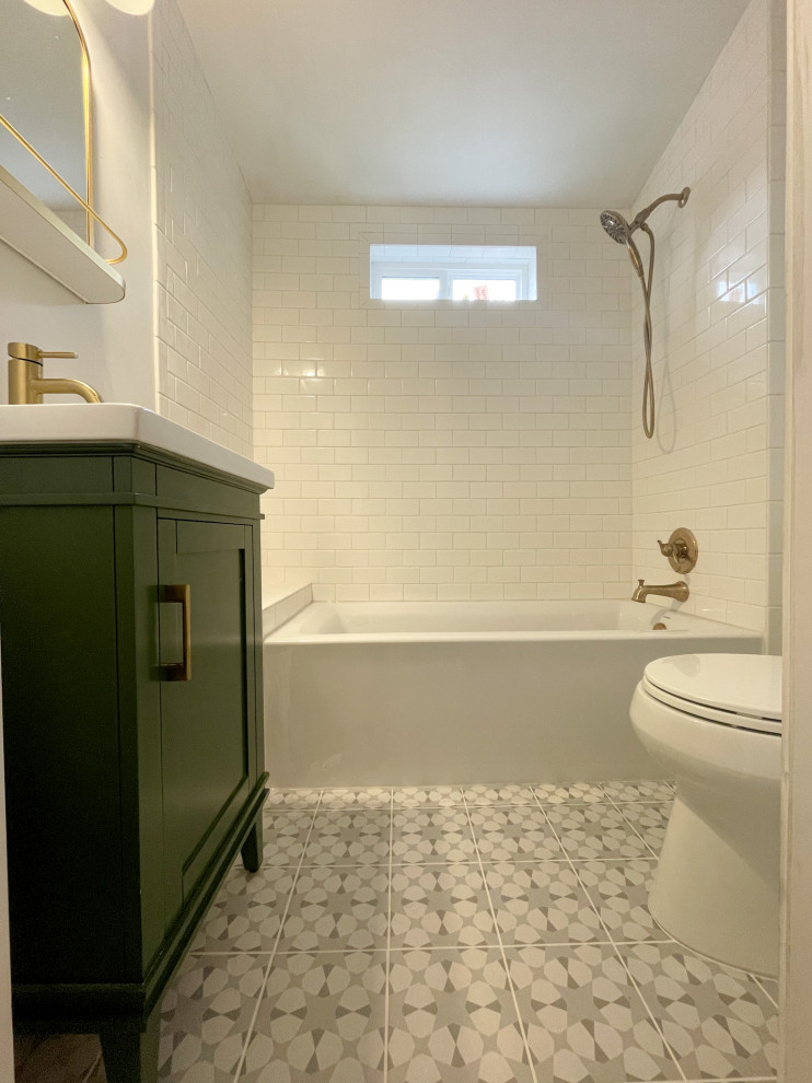 Bathroom - small 1950s kids' white tile and ceramic tile single-sink, porcelain tile and gray floor bathroom idea in Detroit with shaker cabinets, quartz countertops, white countertops, a freestanding vanity, green cabinets, a one-piece toilet, white walls and a niche