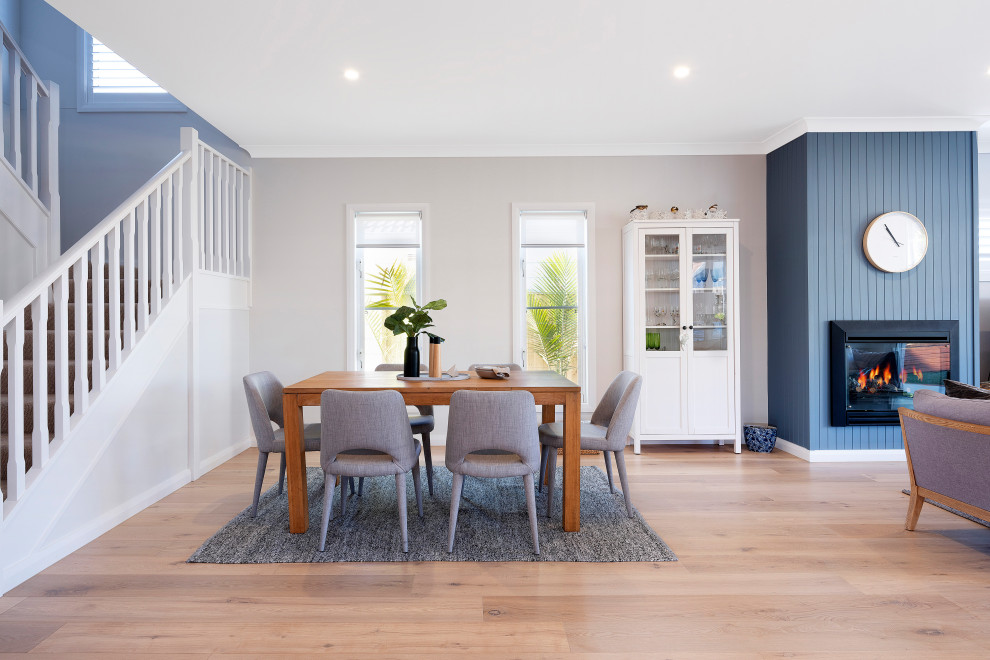 Inspiration for a beach style dining room in Sydney.