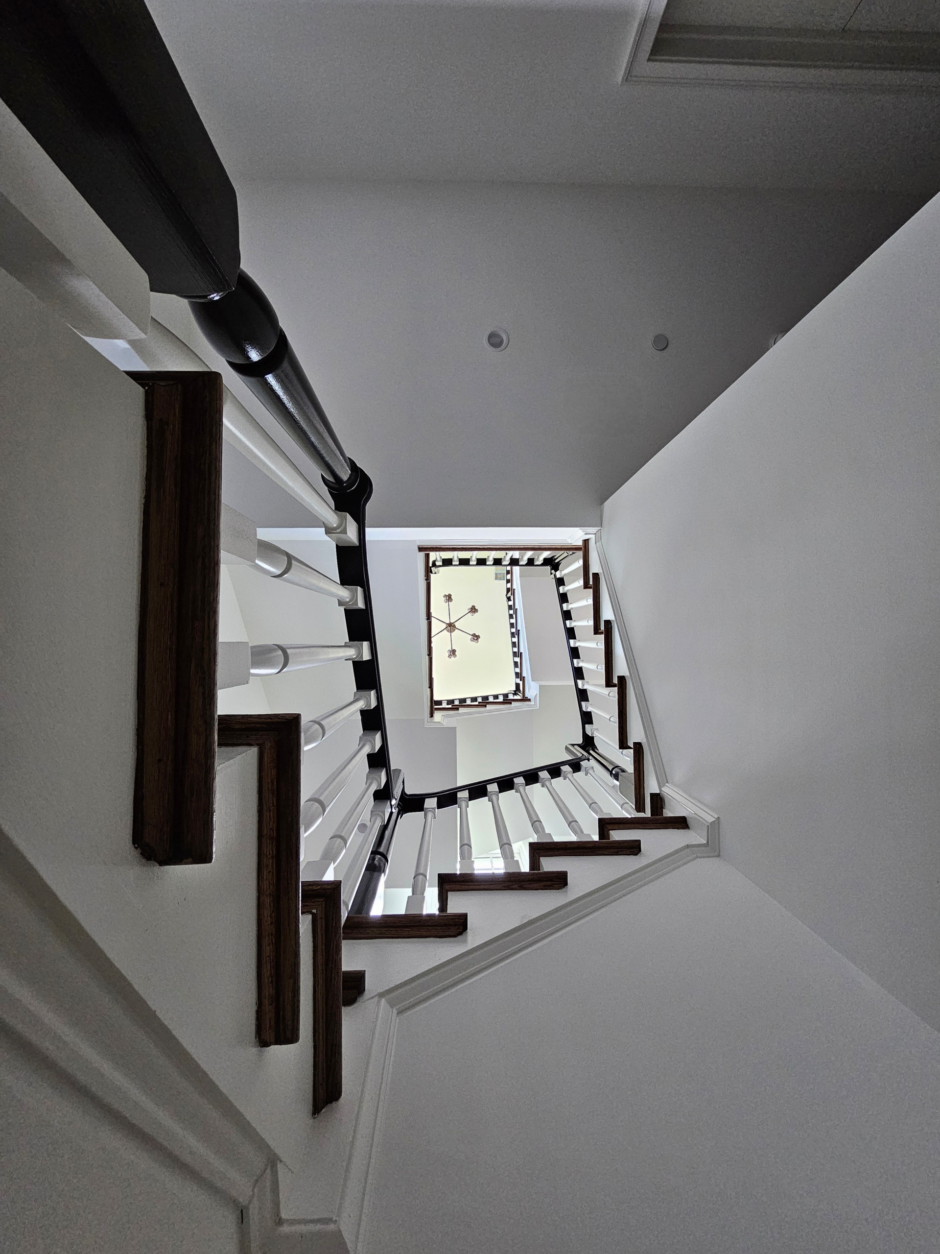 121_Elegant Floating Staircase, Chevy Chase, MD 20815