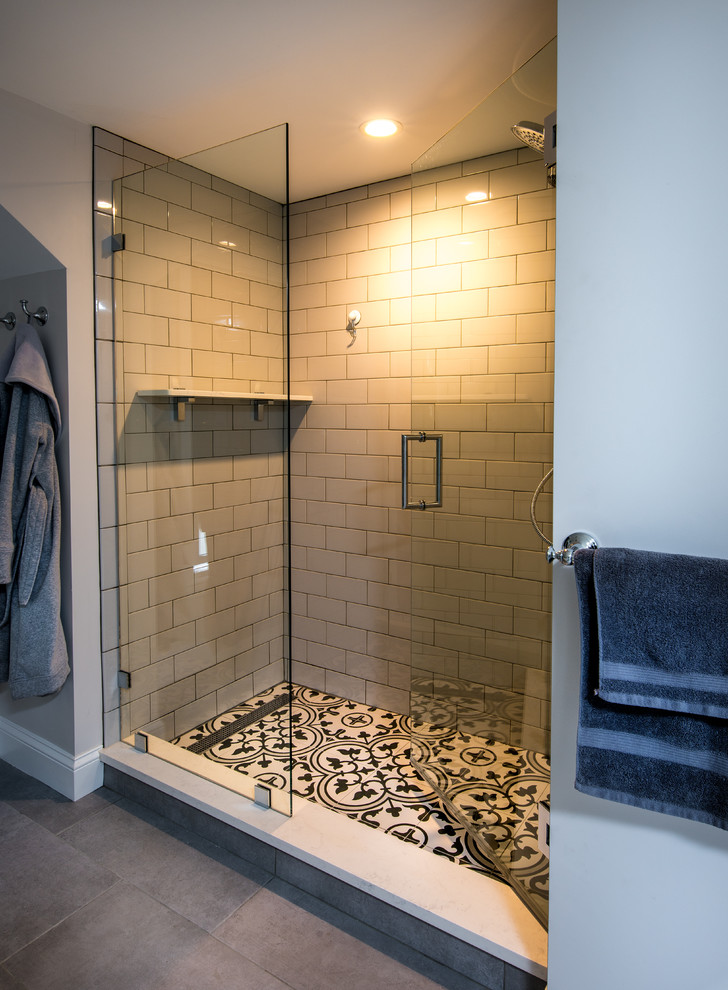 Transitional home design photo in Boston