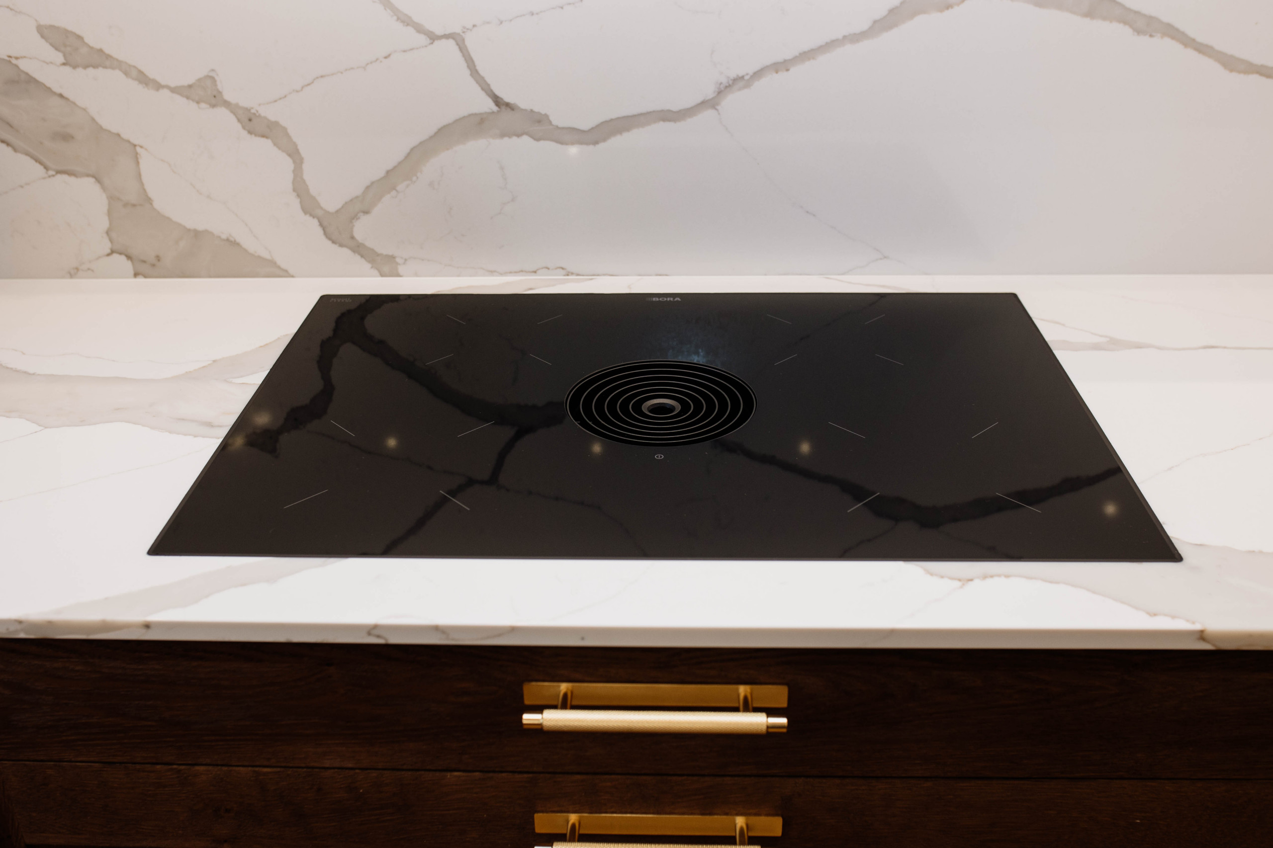 Solid Wood and Anthracite Kitchen