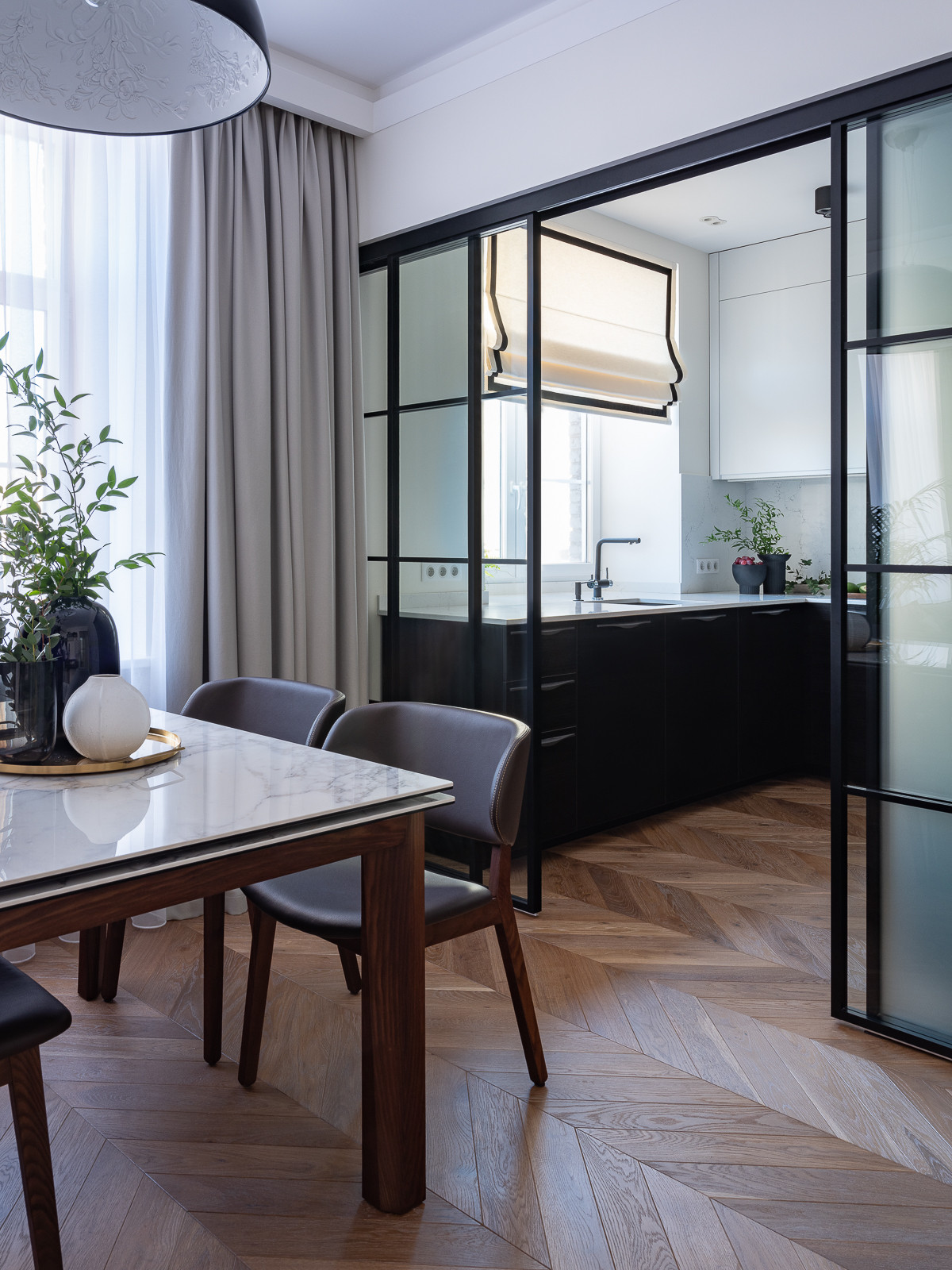 Окно в Париж