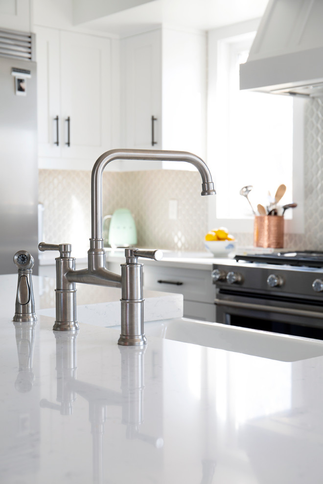 Transitional kitchen photo in Calgary