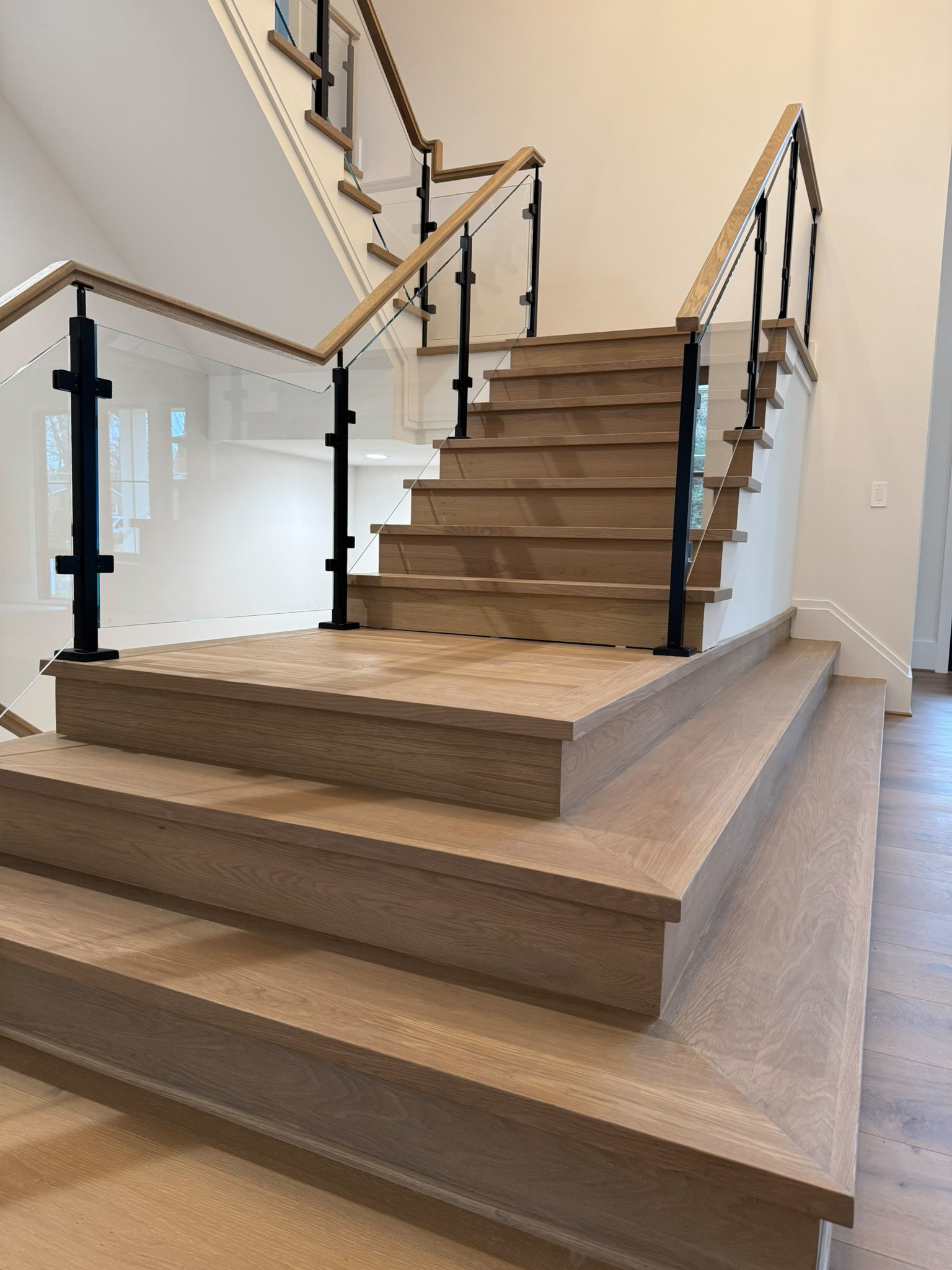 134_Modern White Oak Stair with Glass Balustrade, Vienna, VA 22180