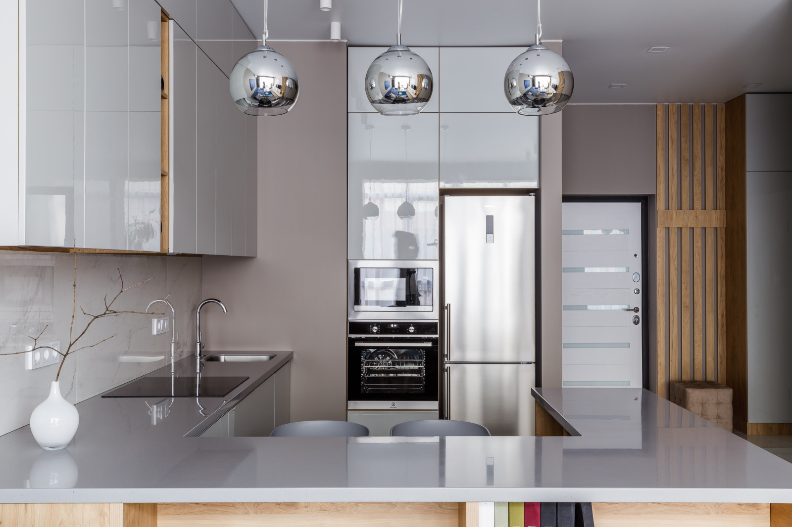 Светлая квартира с яркими акцентами 51 м²