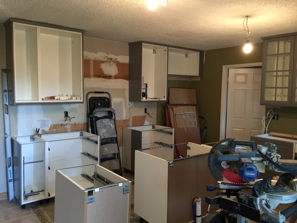 Inspiration for a transitional kitchen remodel in Dallas