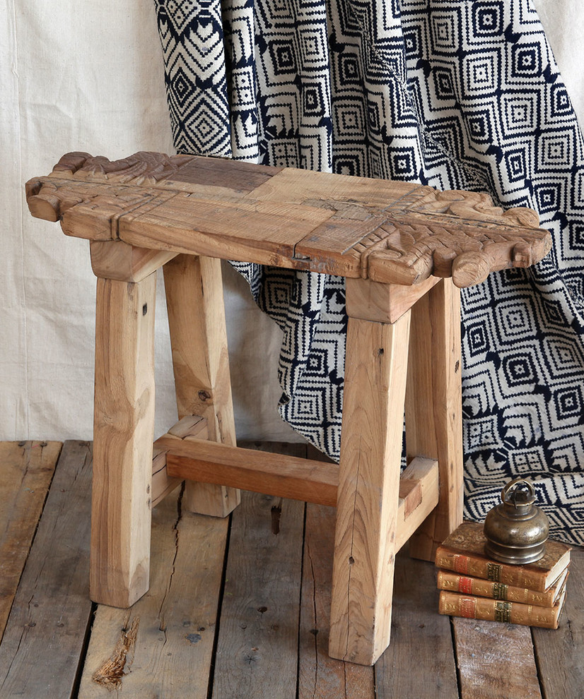 Inspiration for a rustic home design remodel in Orange County