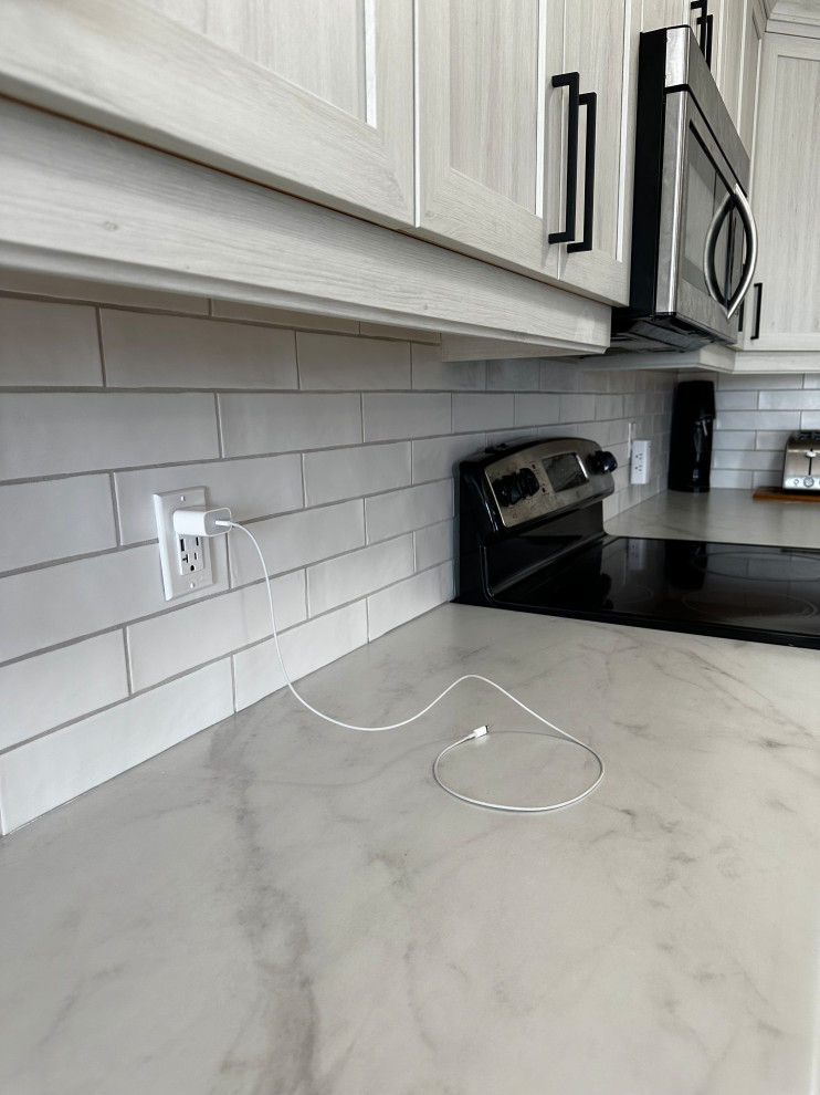 Evans Blvd - Traditional Kitchen Remodel - London, ON
