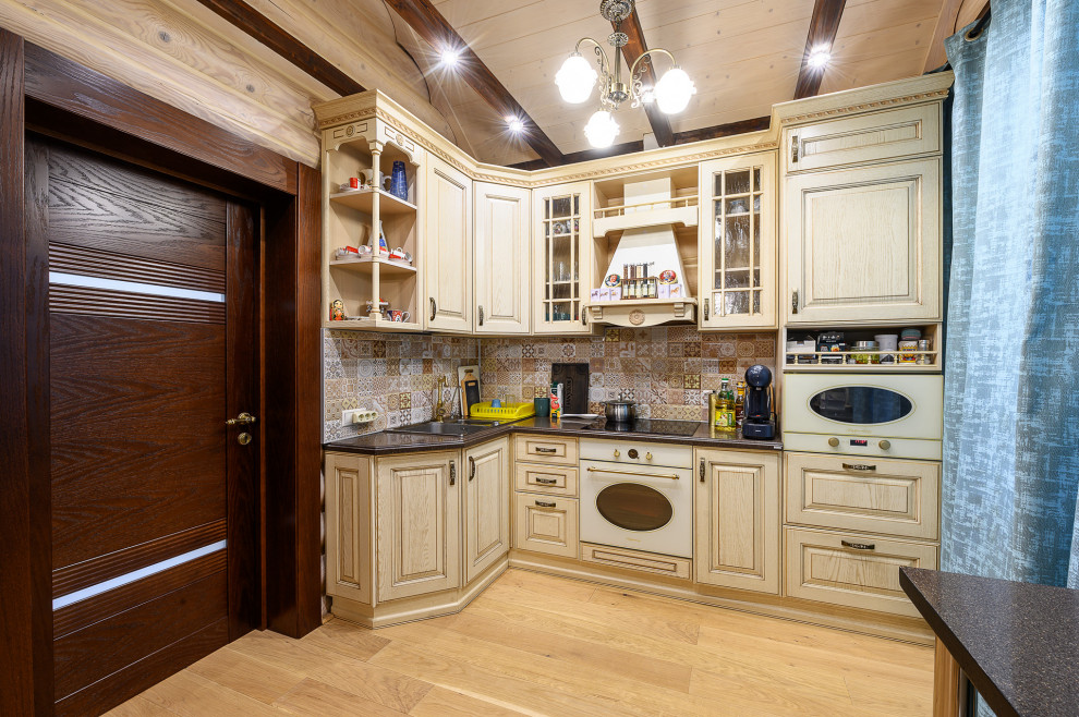 отделка дома из оцилиндрованного бревна