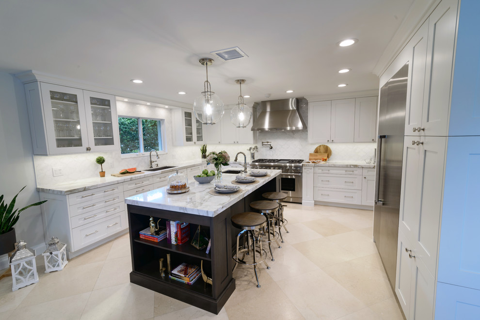 Transitional kitchen photo in Miami