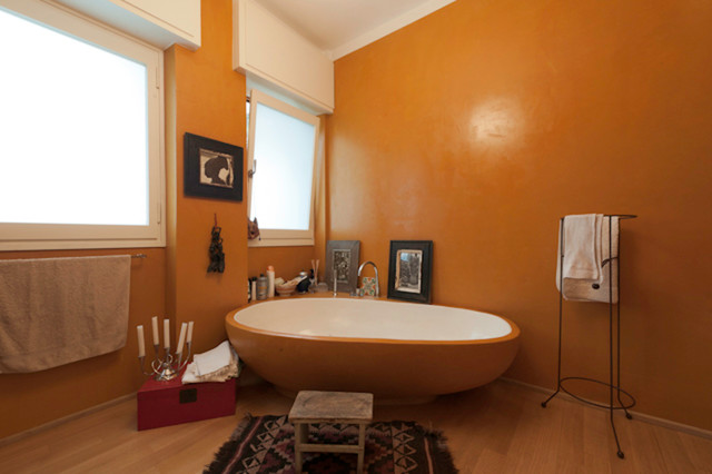 casa frin contemporary-bathroom