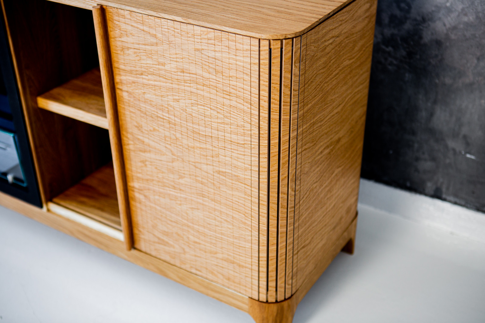 Тумба под ТВ с биокамином